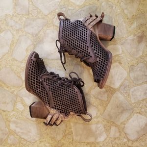 Freebird Leather heels💃